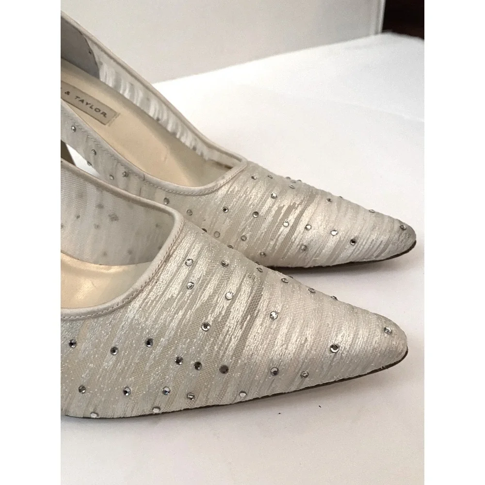 Y2k Lord & Taylor Ivory Rhinestone Pleated Pointed Toe Kitten Heel‎ Pumps 7.5M